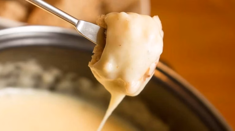Concombre à la crème fraîche et ciboulette : frais et sans cuisson