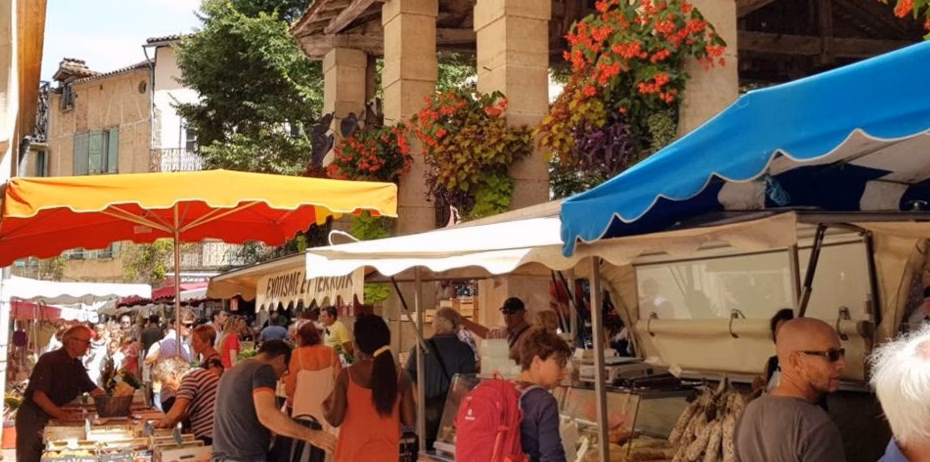 À Ploudalmézeau, le marché attend également les visiteurs d&rsquo;août avec impatience